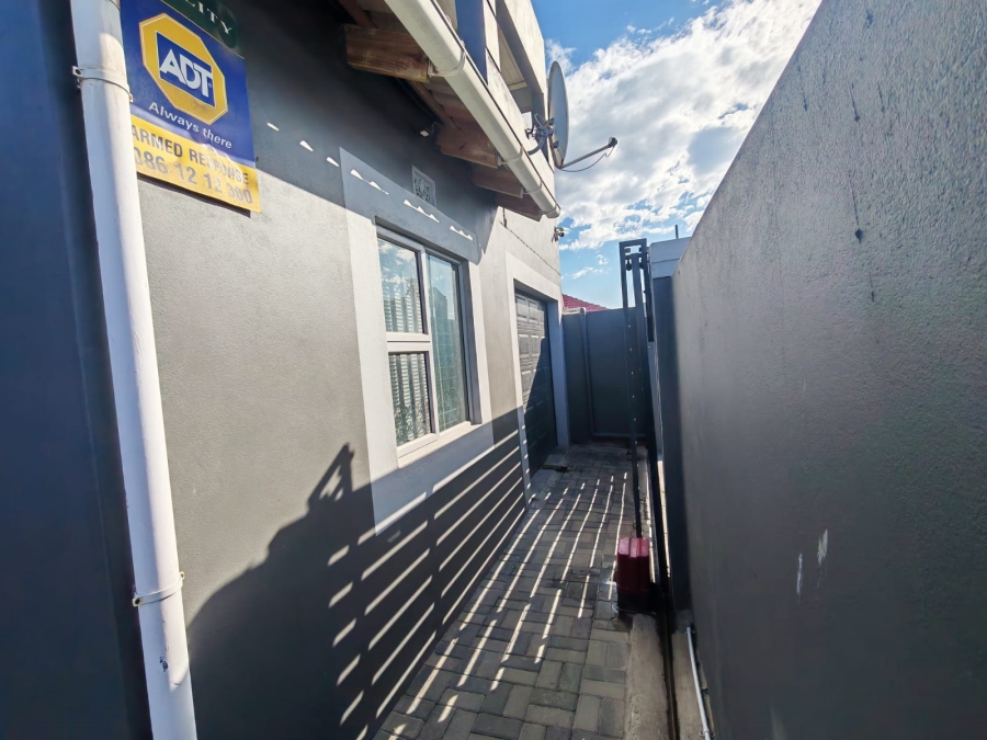 4 Bedroom Property for Sale in Delft Western Cape